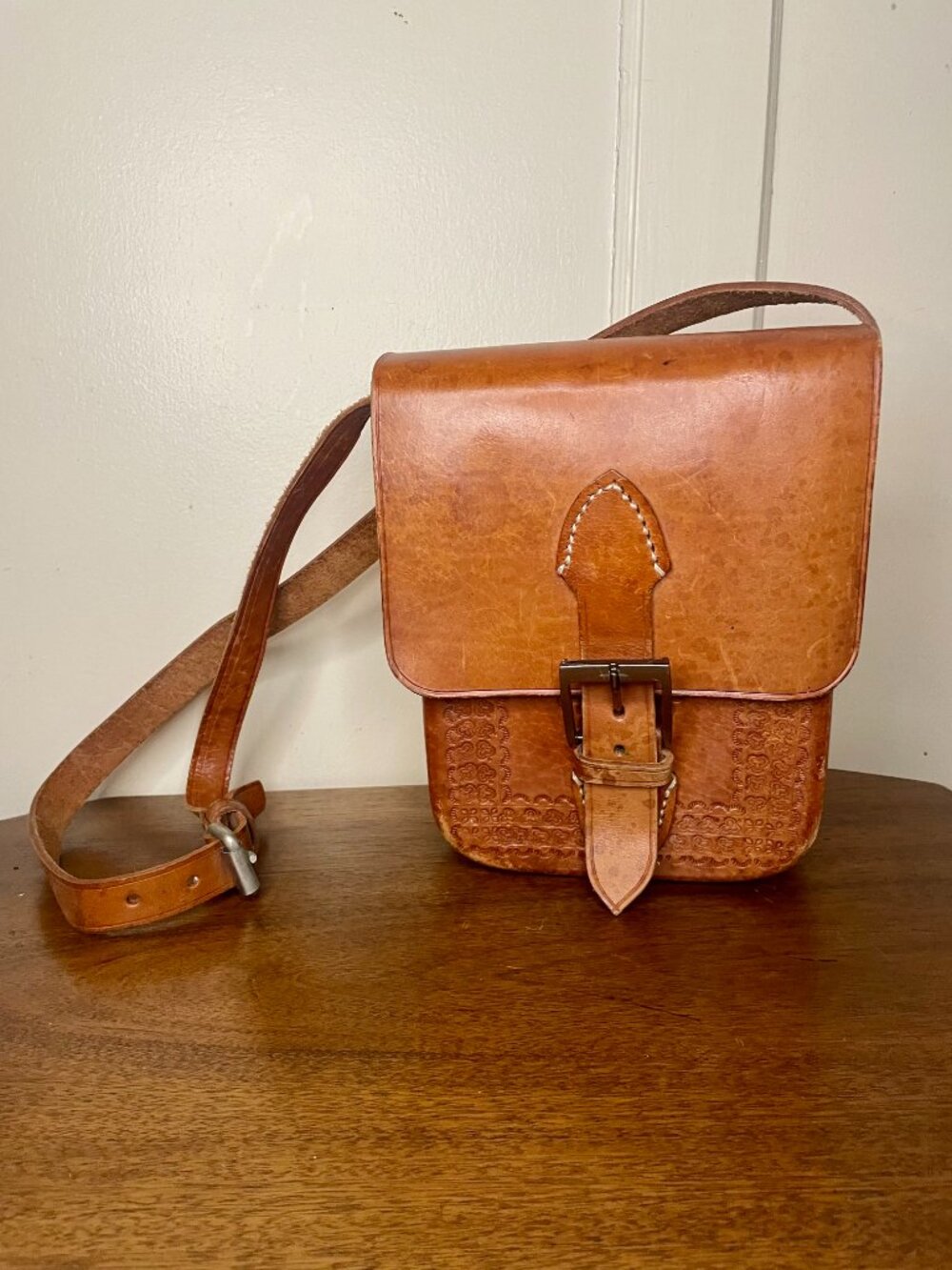 Share Vintage Brown Leather Hand Tooled Shoulder Bag BoHo Festival